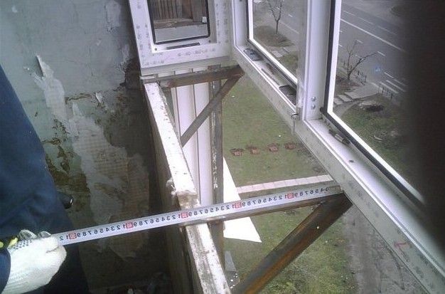 Остекление балконов с выносом в ЖК Куусинена 21